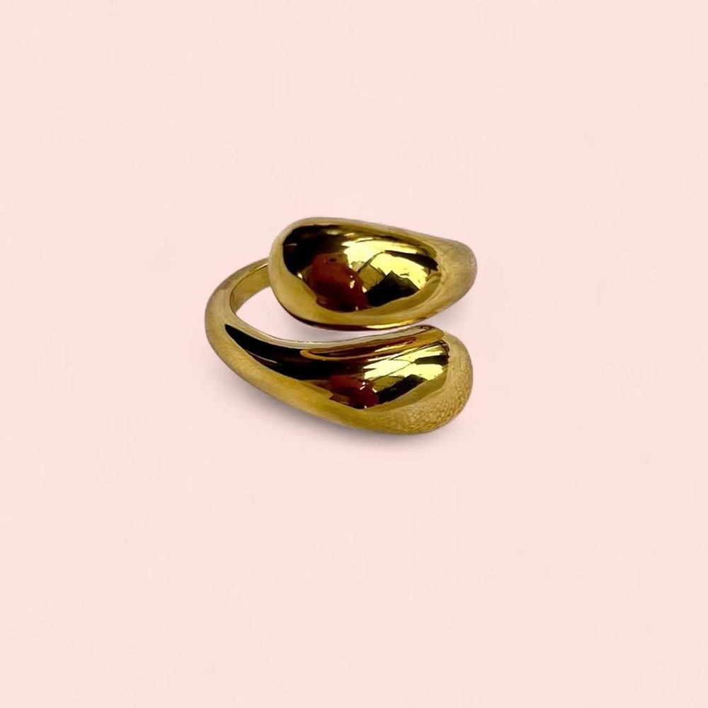 Aquamir | The Twisted Ring (New in Box)